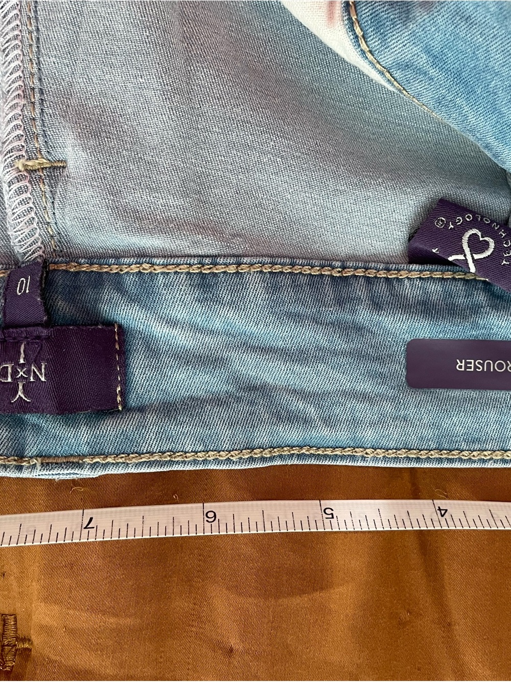 NYDJ Size 10 Light Blue Super Lightweight Women’s Jeans - Picture 4 of 5